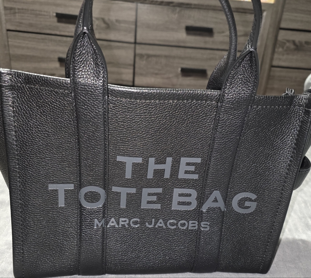 Marc Jacobs Black Tote Bag - Picture 11 of 13